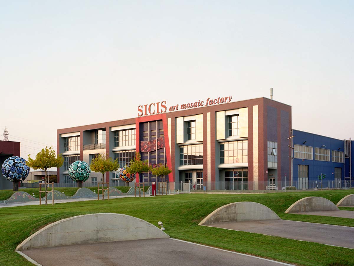 Sicis, accordo con DongPeng Ceramics