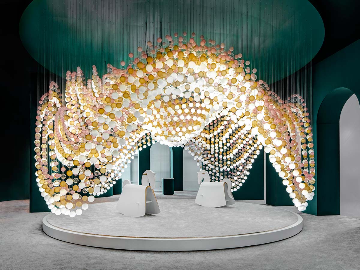 The illuminated dynamism of Preciosa