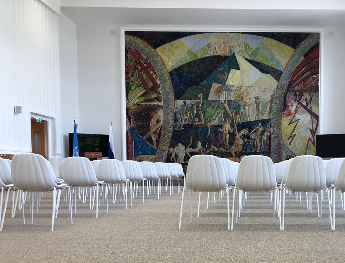 Chairs & More sides with the UN