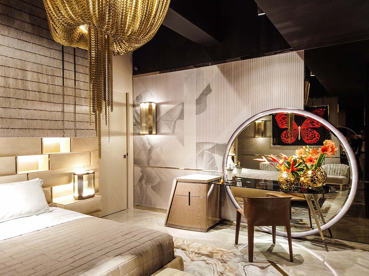 Visionnaire: the first Embassy