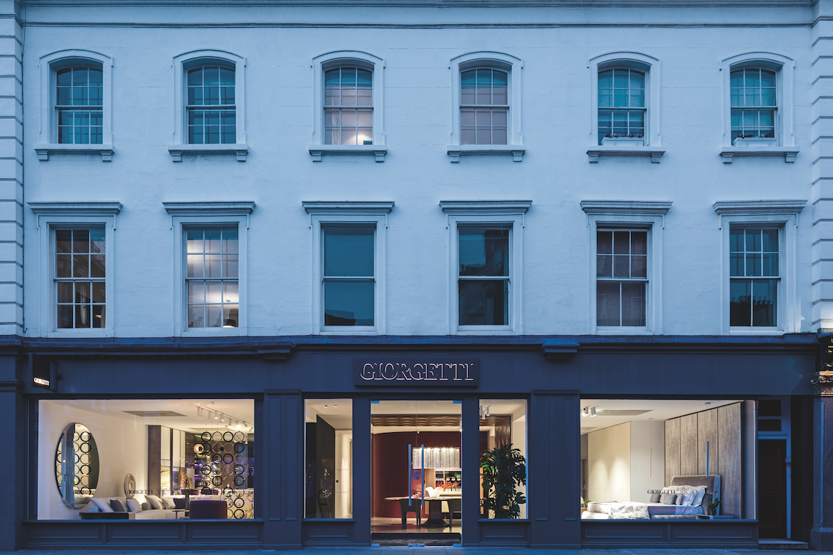 Giorgetti lands in London. Del Vecchio talks strategy