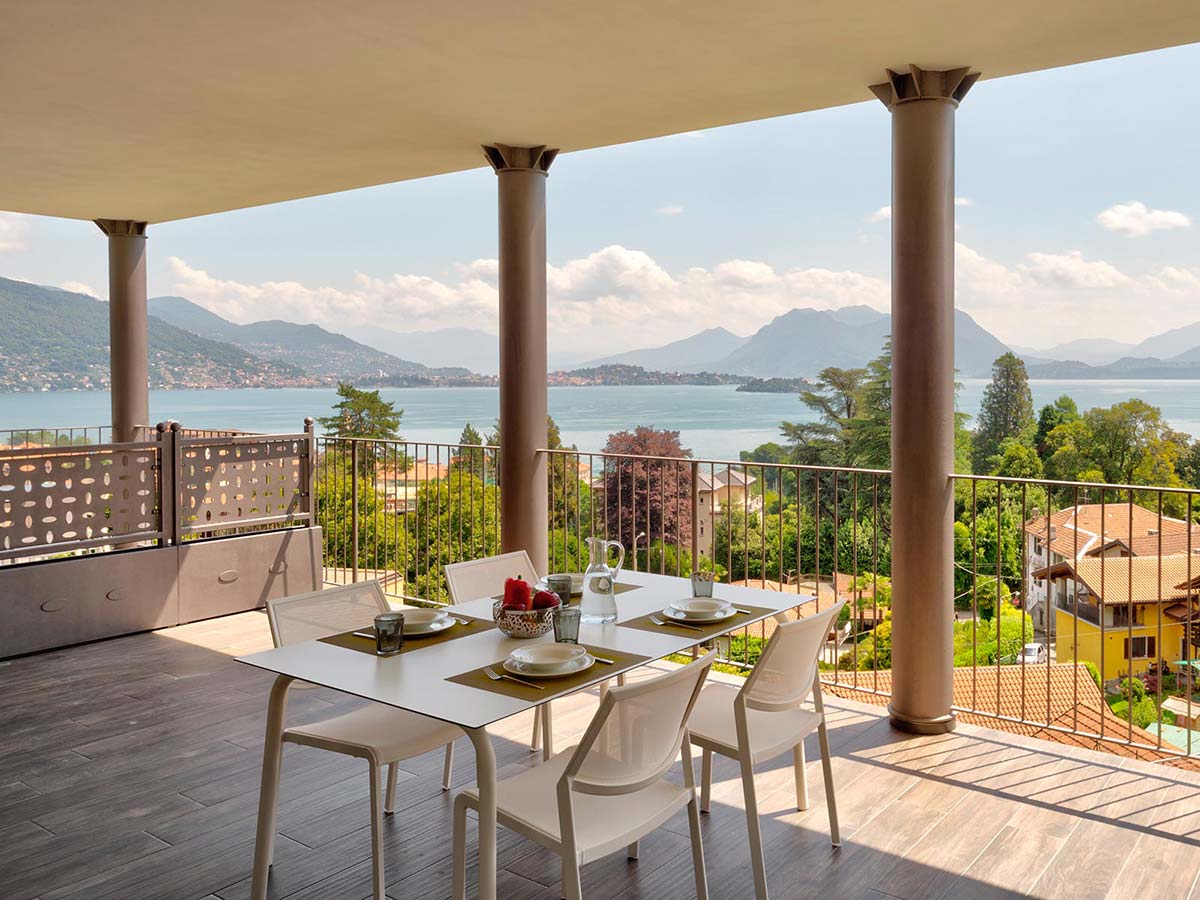 Lago, lakeside relaxation