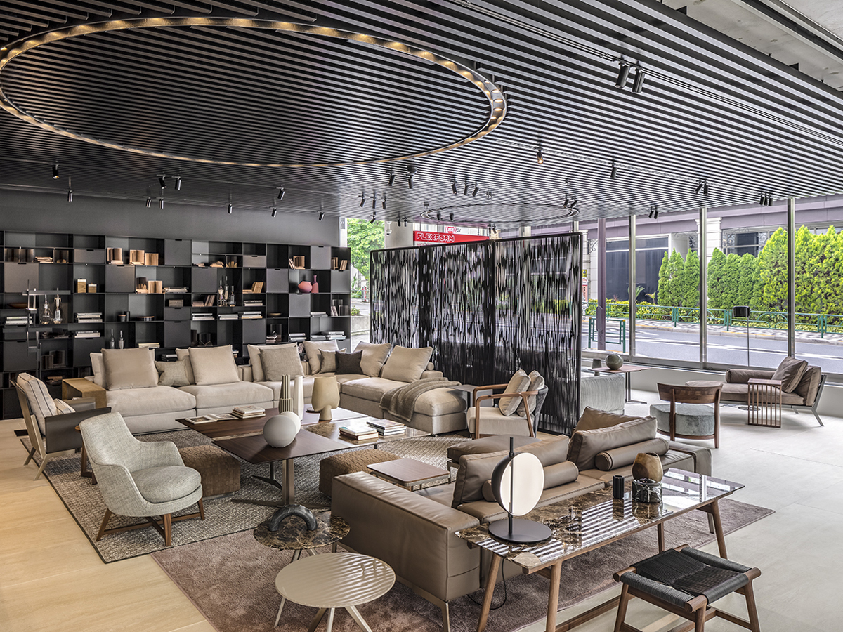 Flexform: new address in Japan