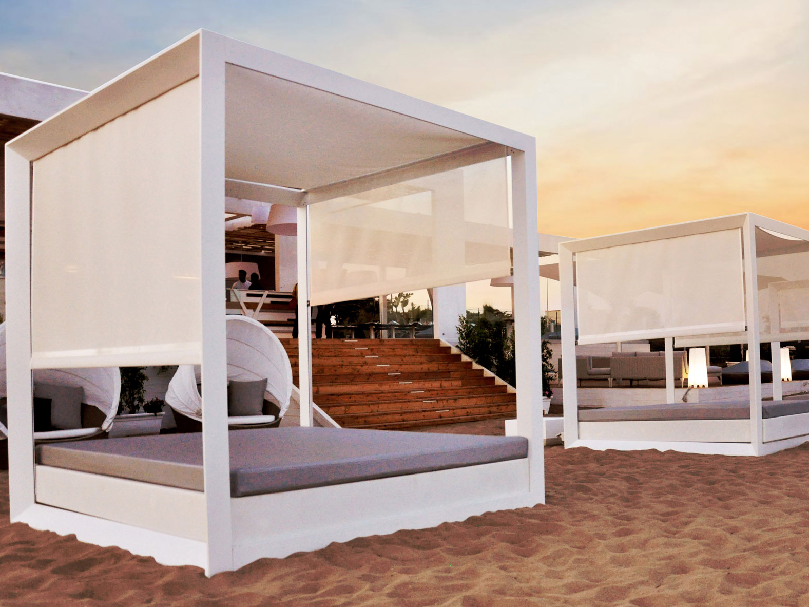 Under the sun with Vondom