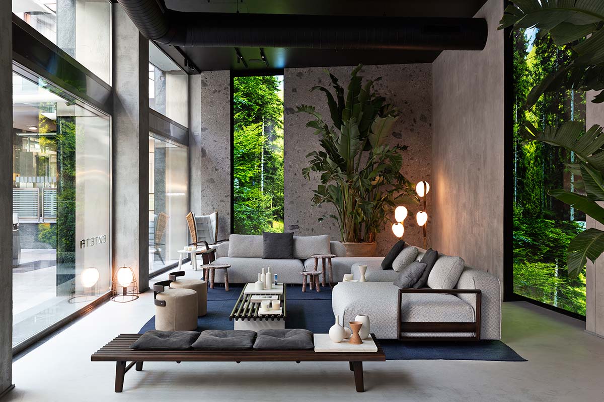 Exteta opens in Milan