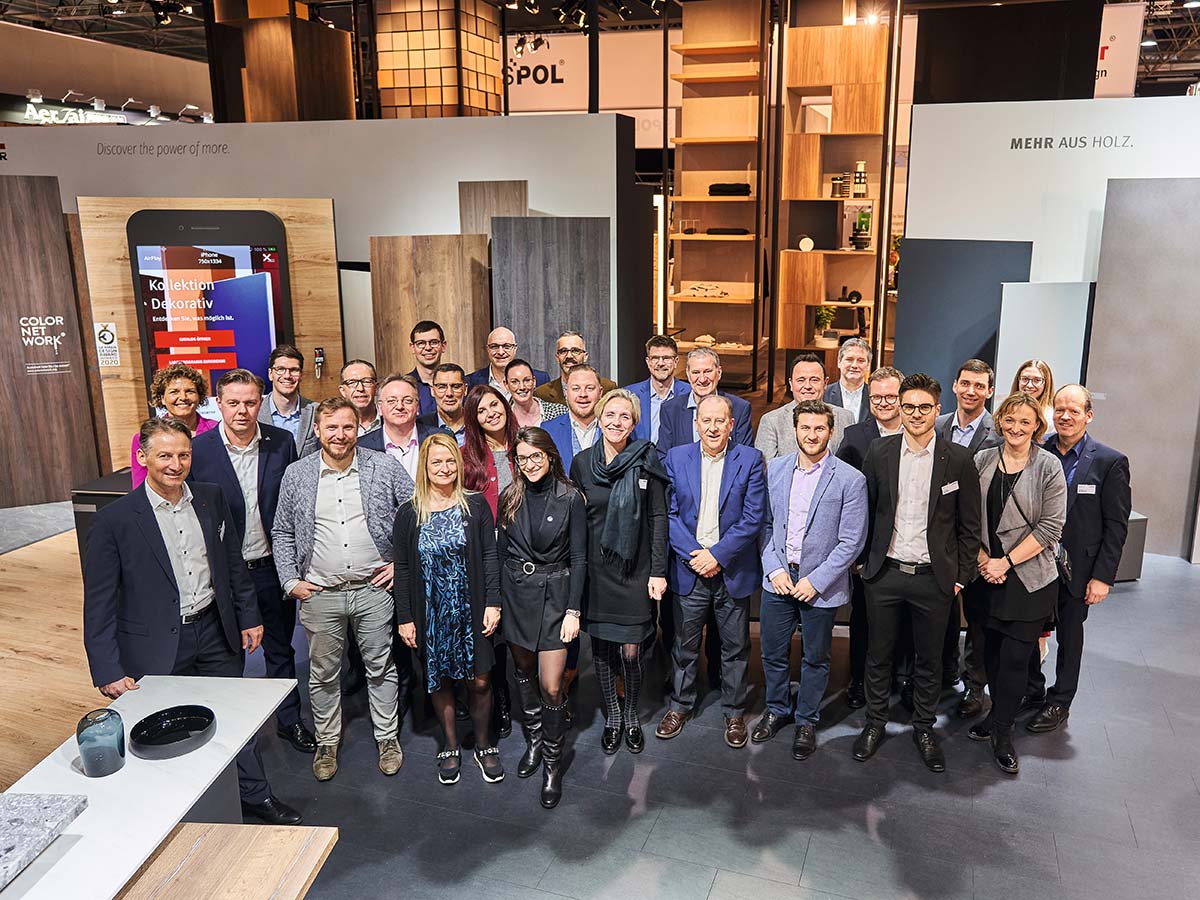 Egger acquires 27.5% of Cleaf 