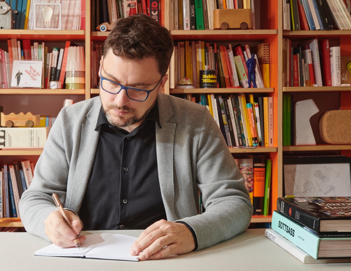 Matteo Ragni: the designer and the slingshot