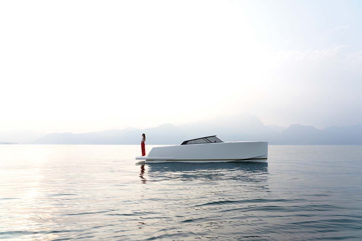 VanDutch 32: in volo sul mare