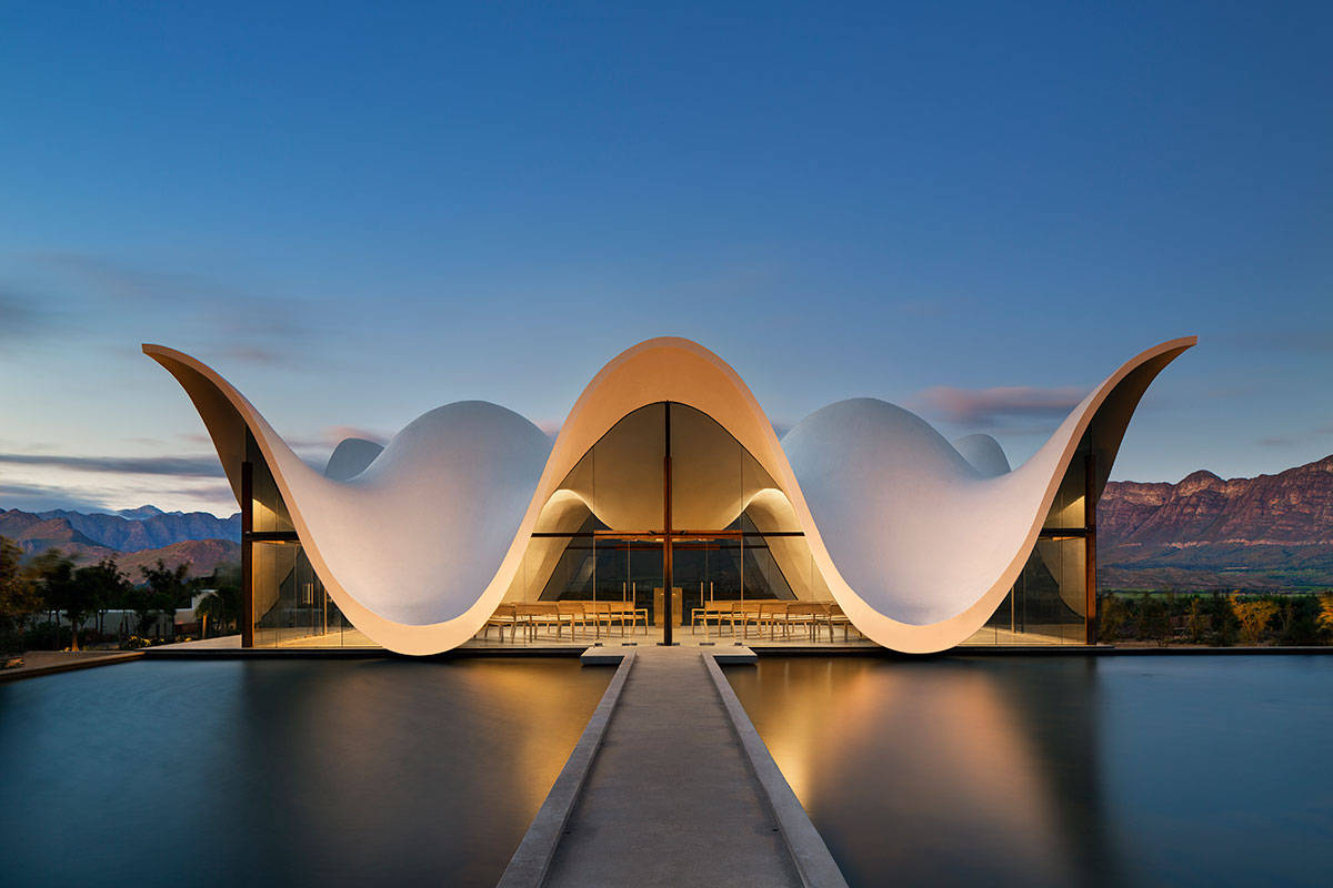 Bosjes Chapel, architettura sinuosa