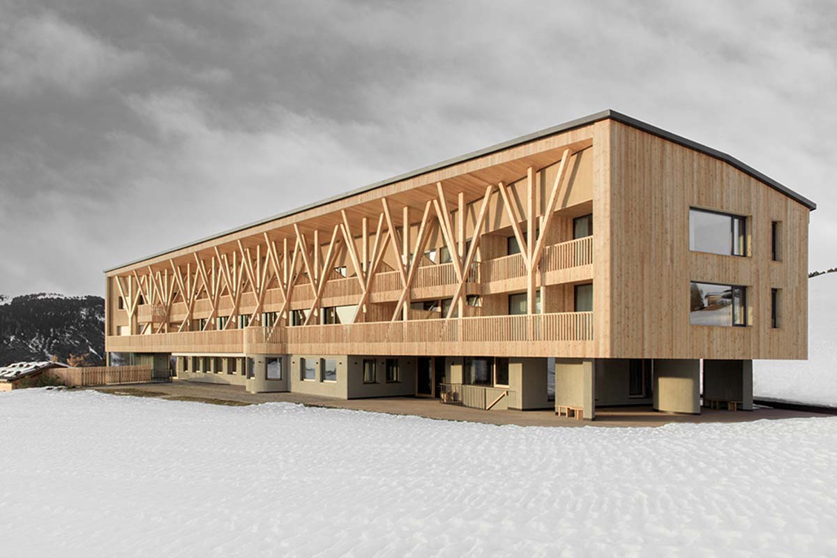 Icaro Hotel: a contemporary cabin