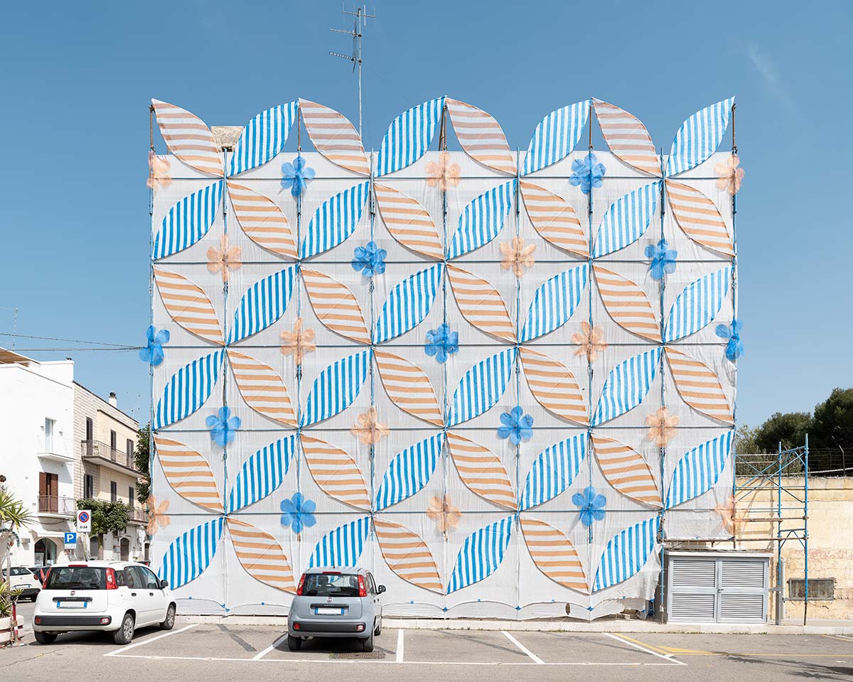 Flores Leves - A worksite becomes a temporary installation