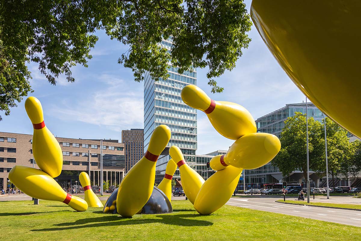 Flying pins, Eindhoven, The Netherlands - Photo © Robert Coolen