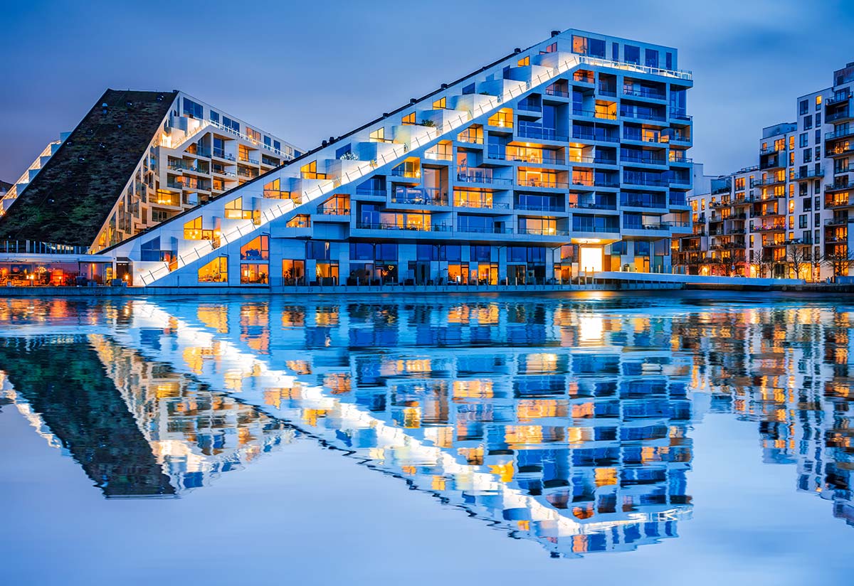 8 House, Copenhagen - Photo © Ecstk22
