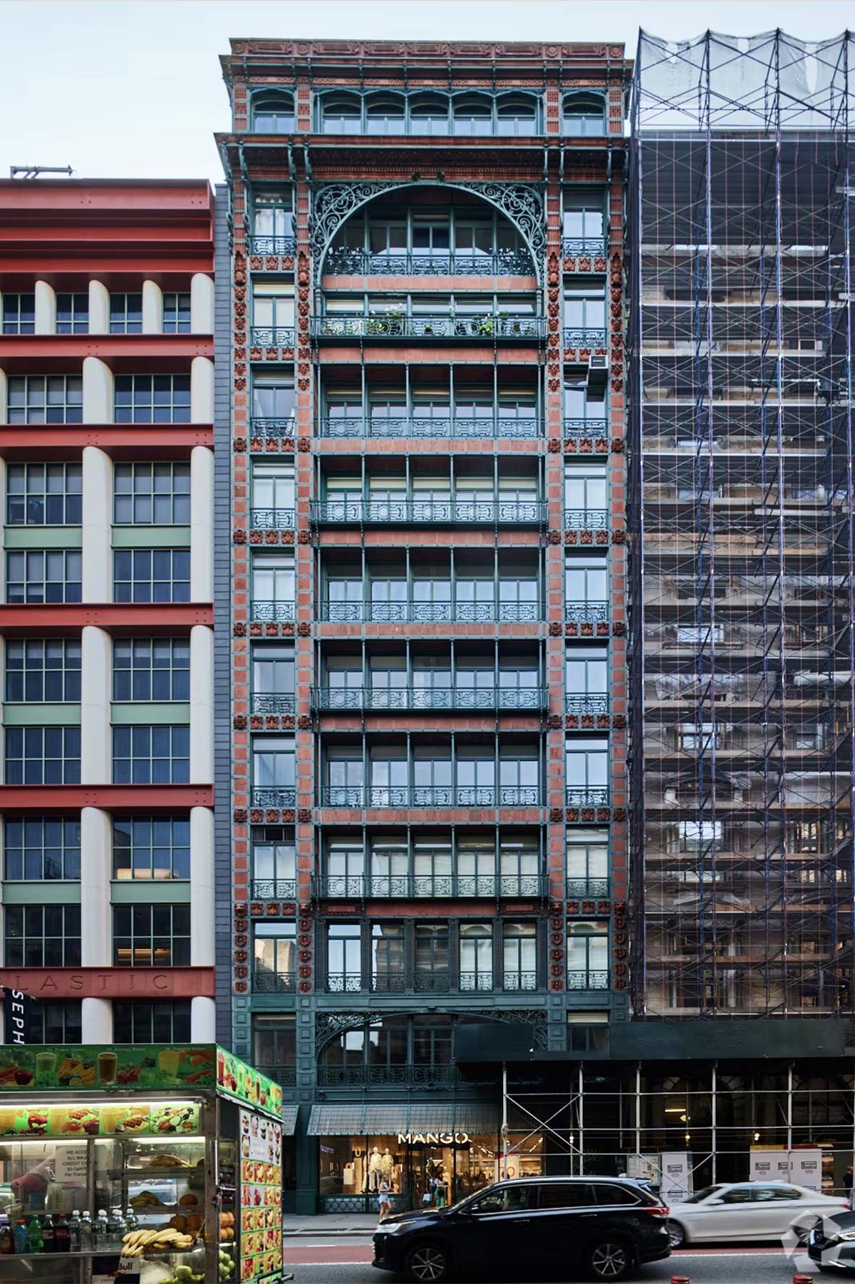 Little Singer Buildng, 561 Broadway, New York - Photo © Nathan Stange