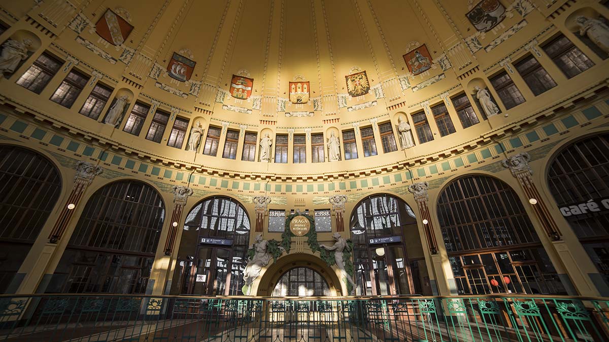 Fantova Kavárna, Main train station, Prague - Photo © OHudecek