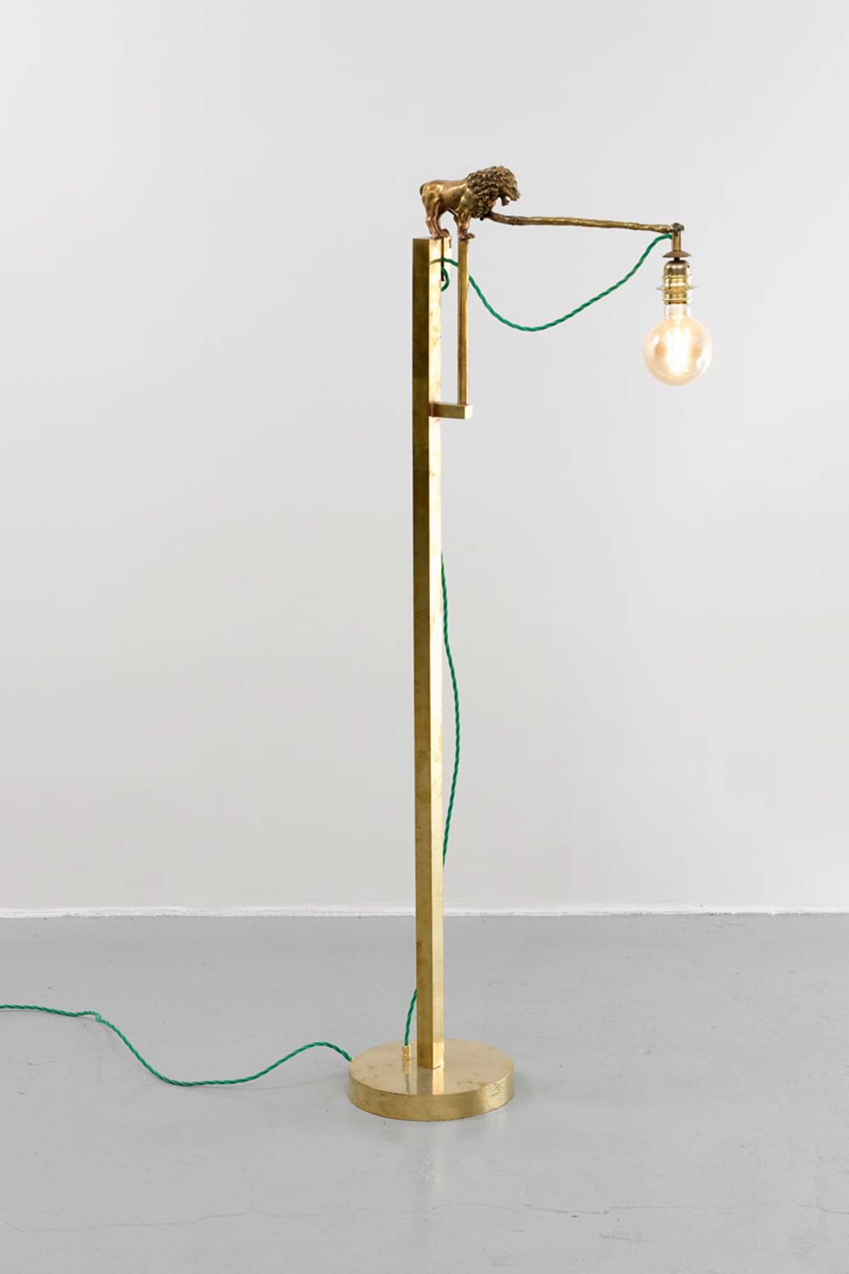 Lampe au Lion lation by Benoît Maire