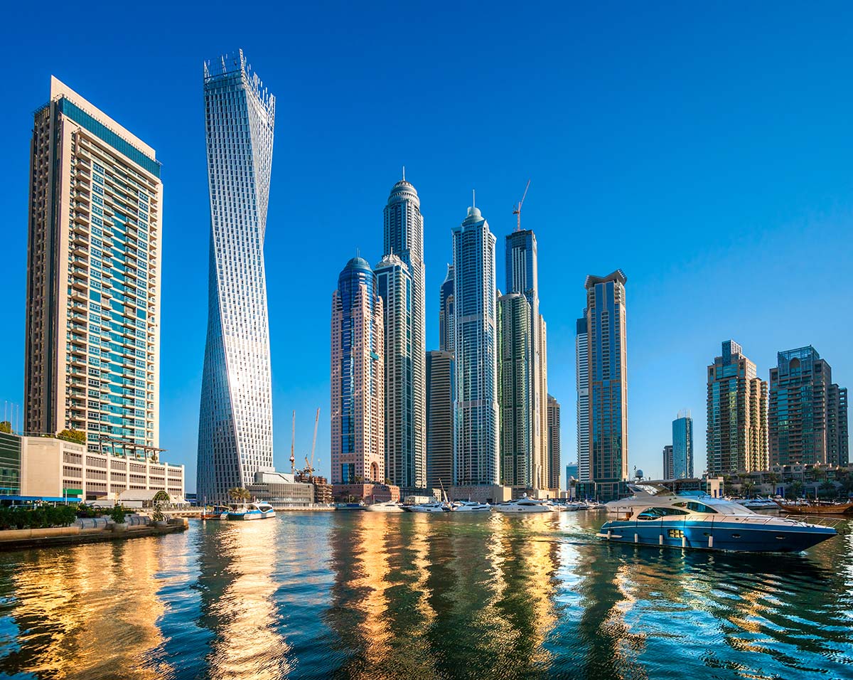 Cayan Tower, Dubai - Photo © Luciano Mortula - LGM
