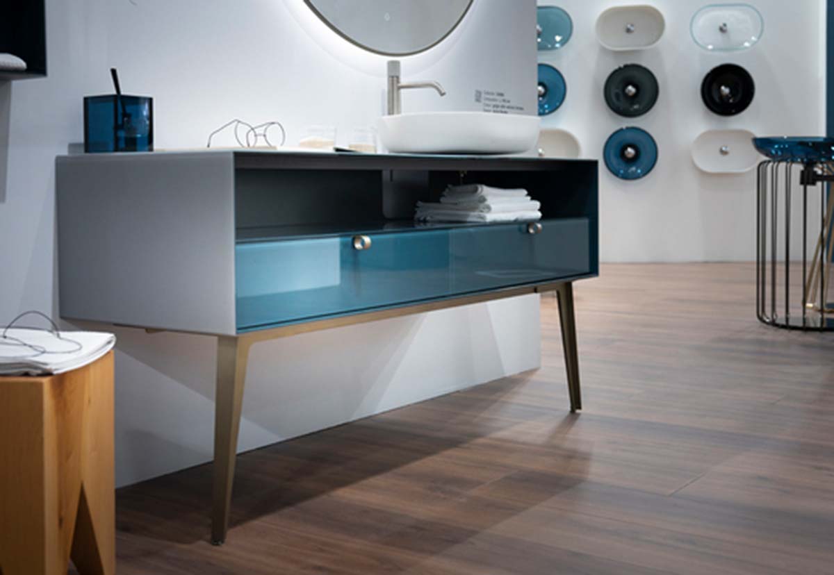Dama by Artelinea, design Anita Brotto