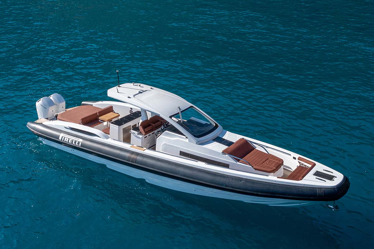 Pirelli 50, the new flagship of TecnoRib's line of Walkarounds