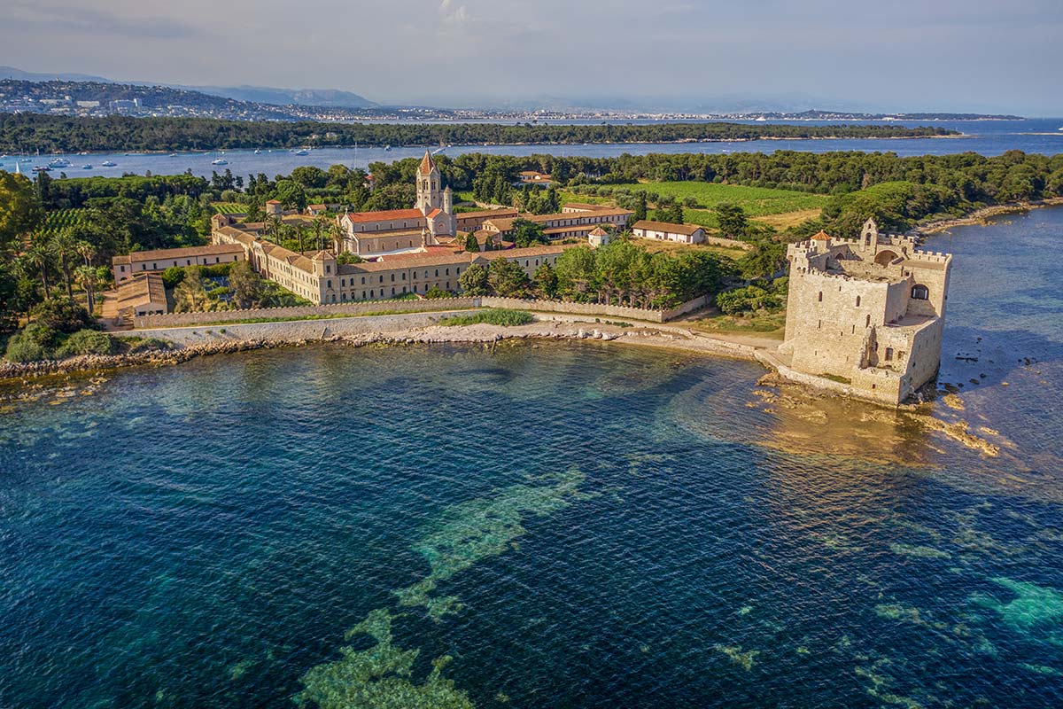 Île Saint-Honorat, Lérins Abbey, Cannes - Photo © Giovanni Callea