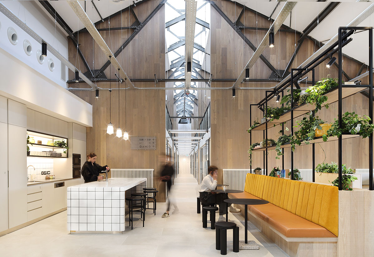 New frontiers of (work) space