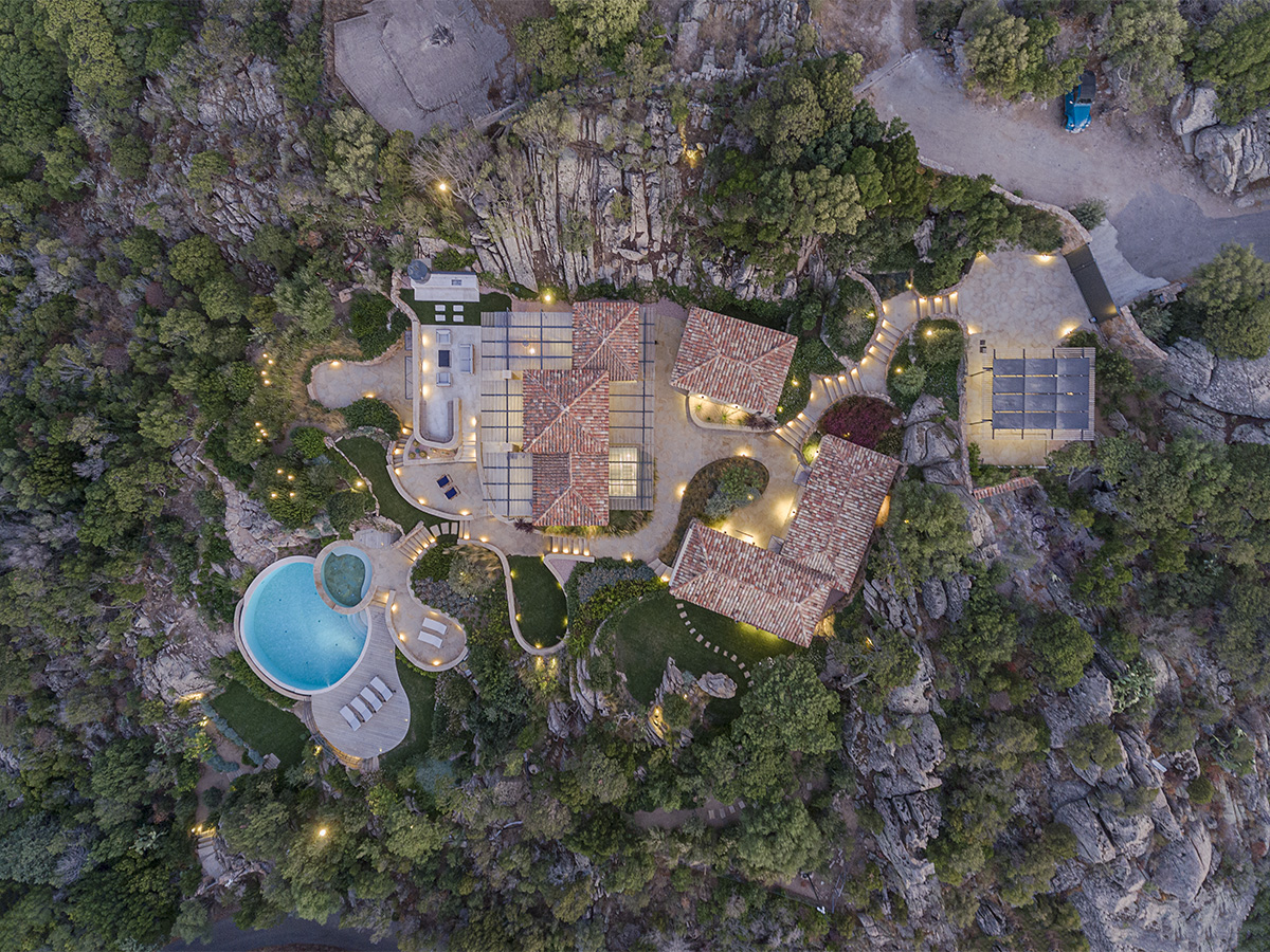 Living nature in a scattered residence