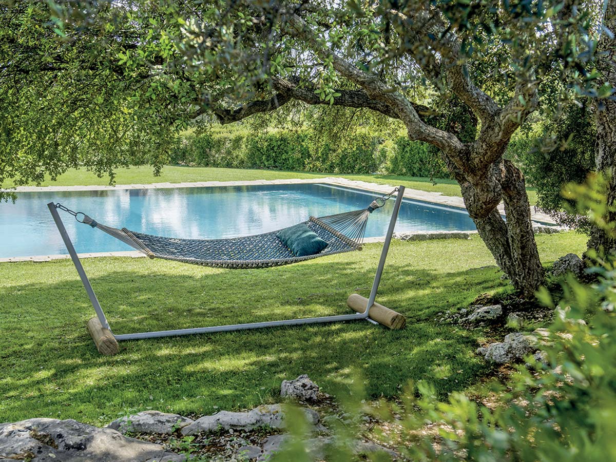 Patio, the novel interpretation of the art of weaving