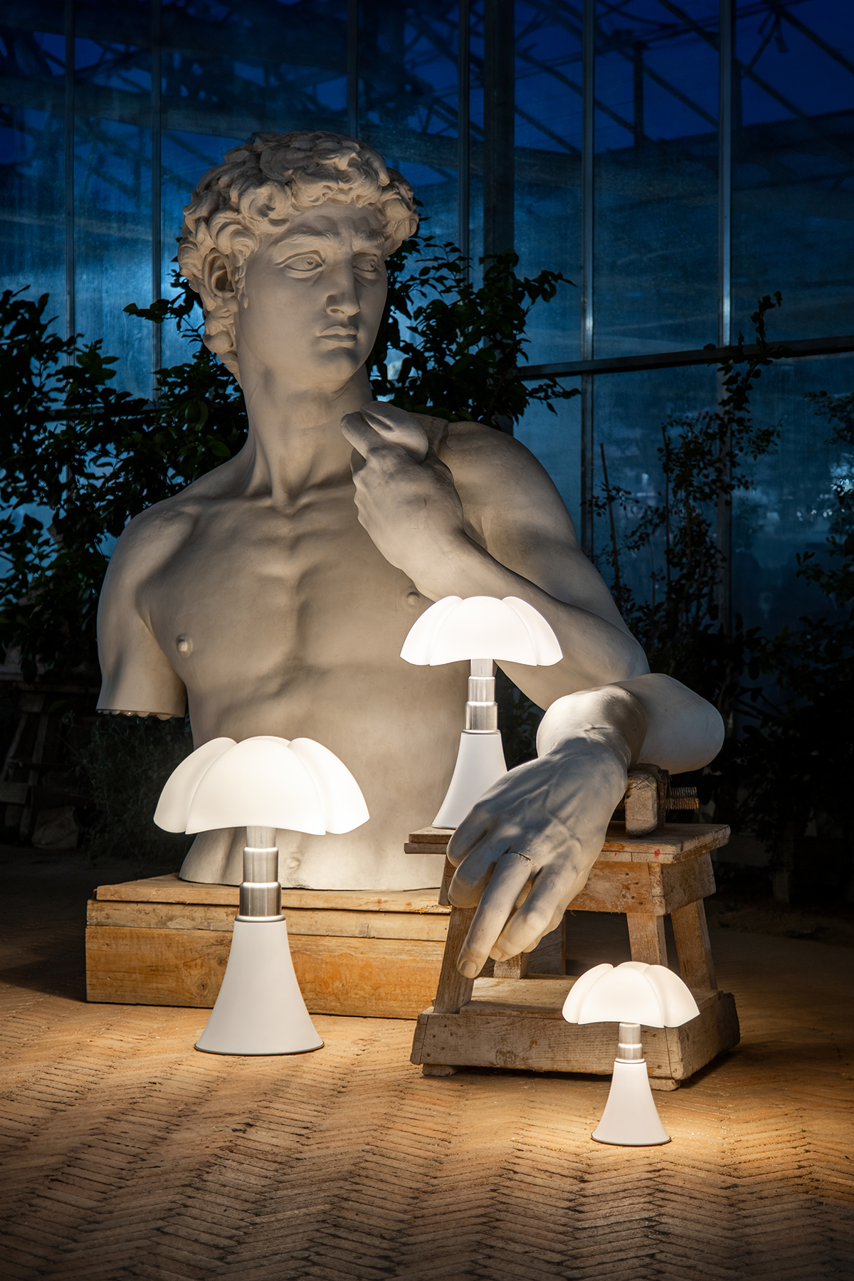 Pipistrello by Martinelli Luce, design Gae Aulenti - Photo © Diego Laurino, Style Paolo Dovichi