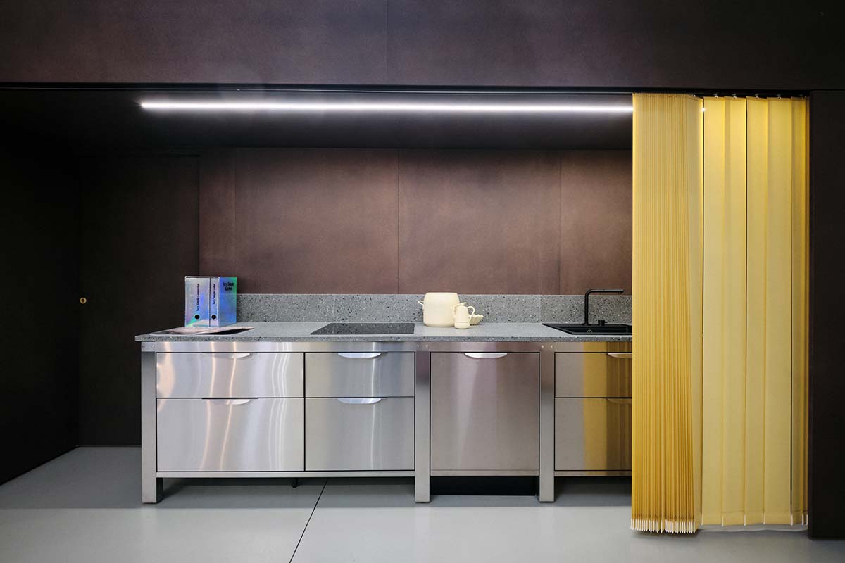 Very Simple Kitchen - Photo © Luca Santini