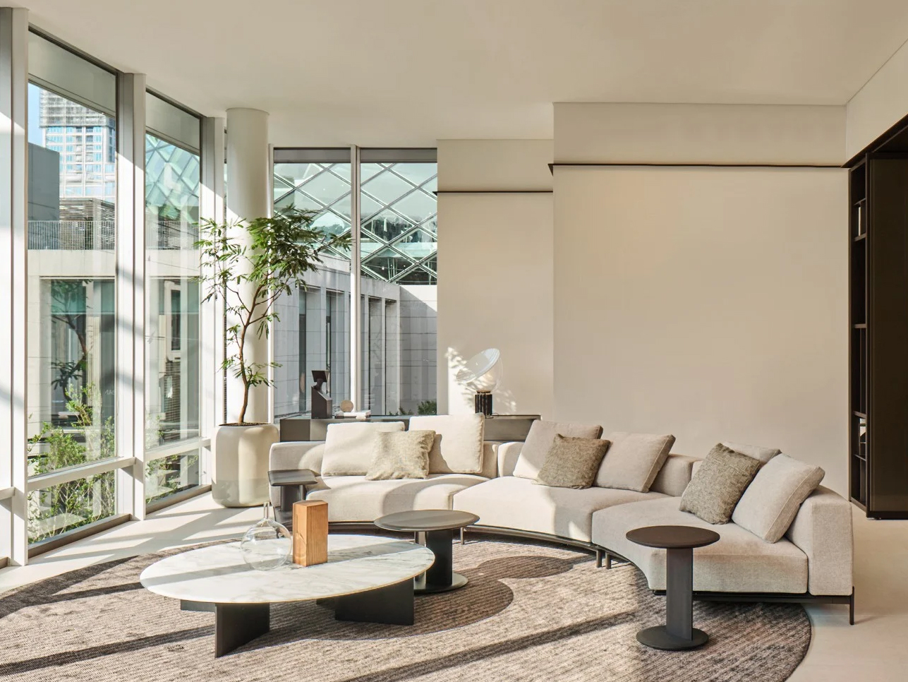 Poliform’s first showroom in Tokyo