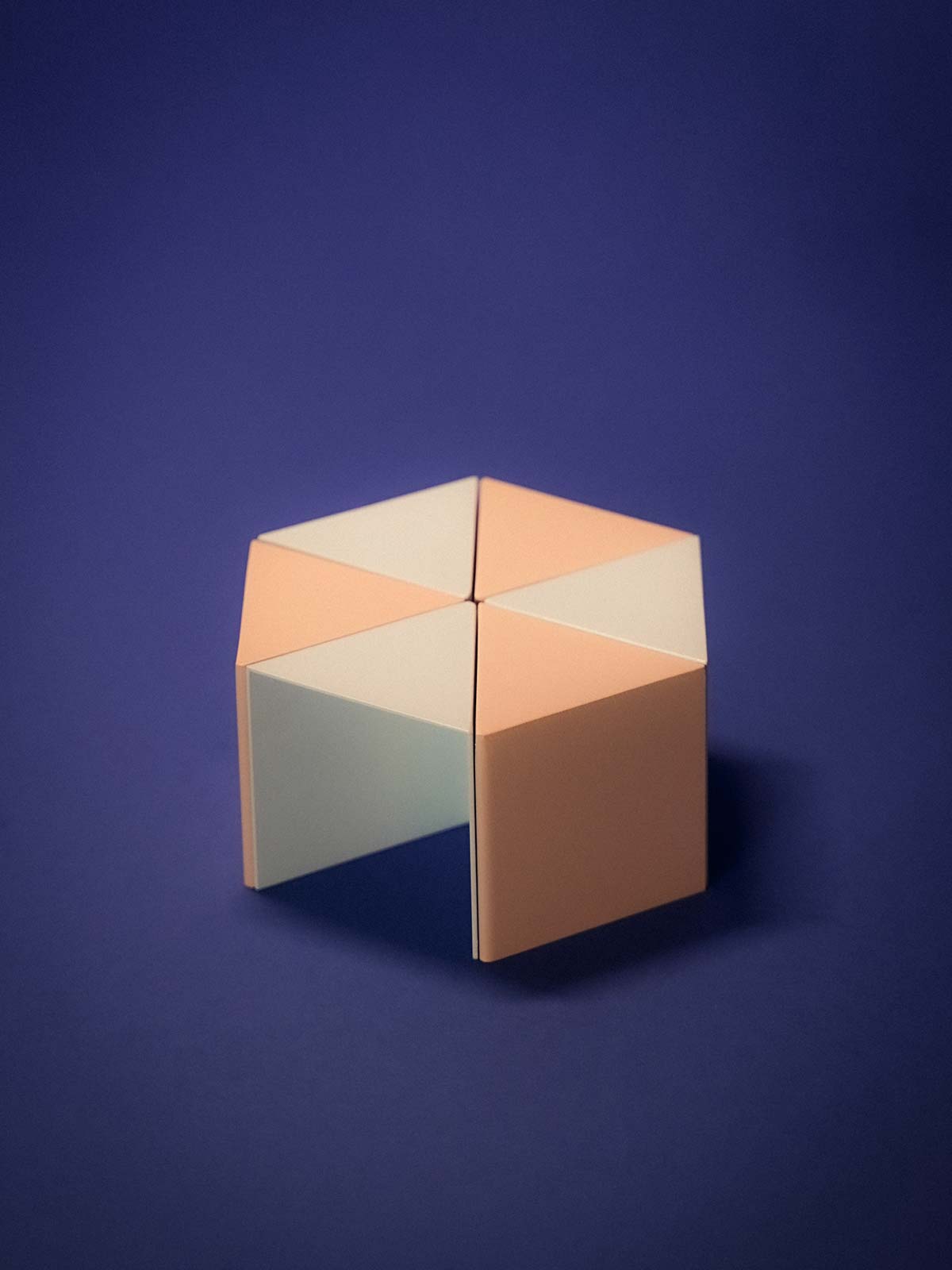 Triangolo by Ripa, design Innocenzo Prezzavento - Photo © Giulia Papetti 1