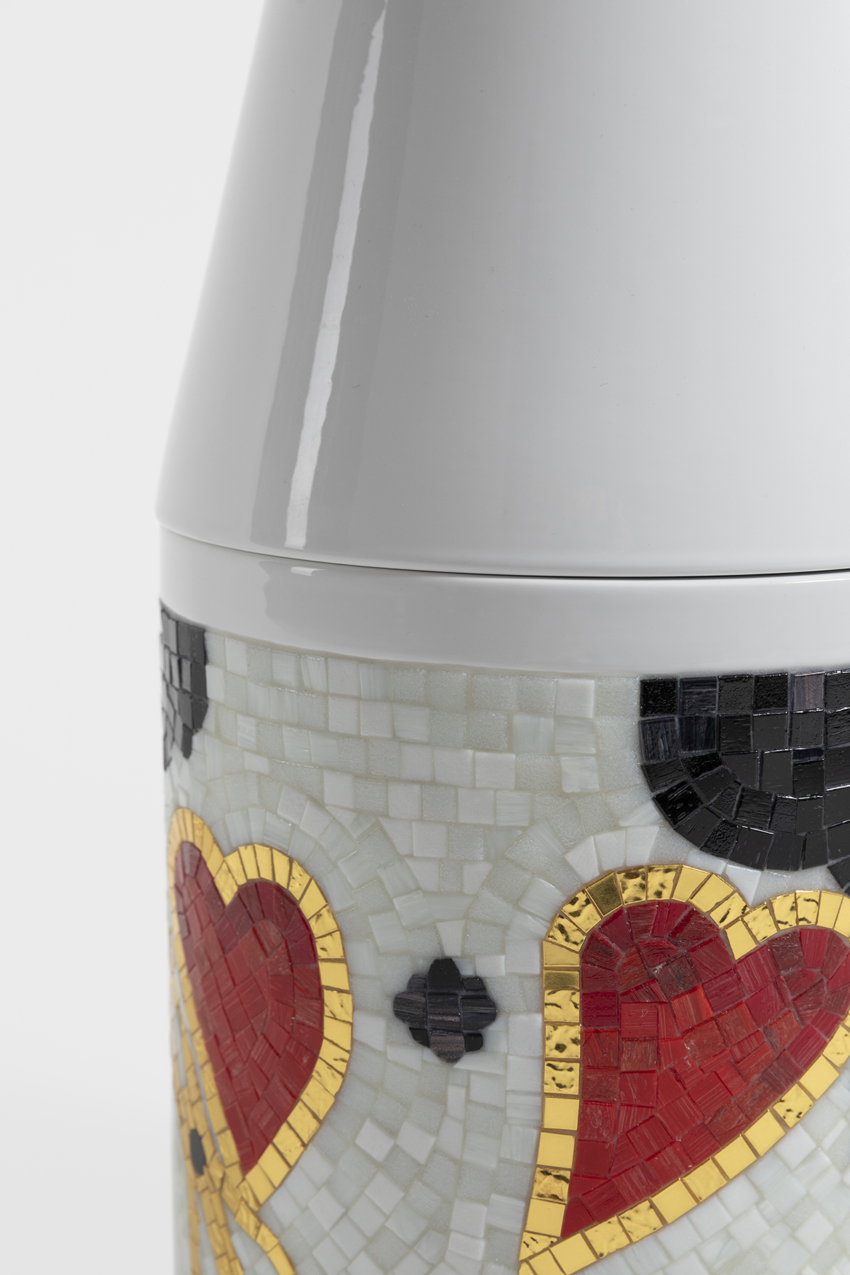POINTYHAT, design Jaime Hayon - Photo © Alexandra de Cossette, Courtesy © Galerie kreo