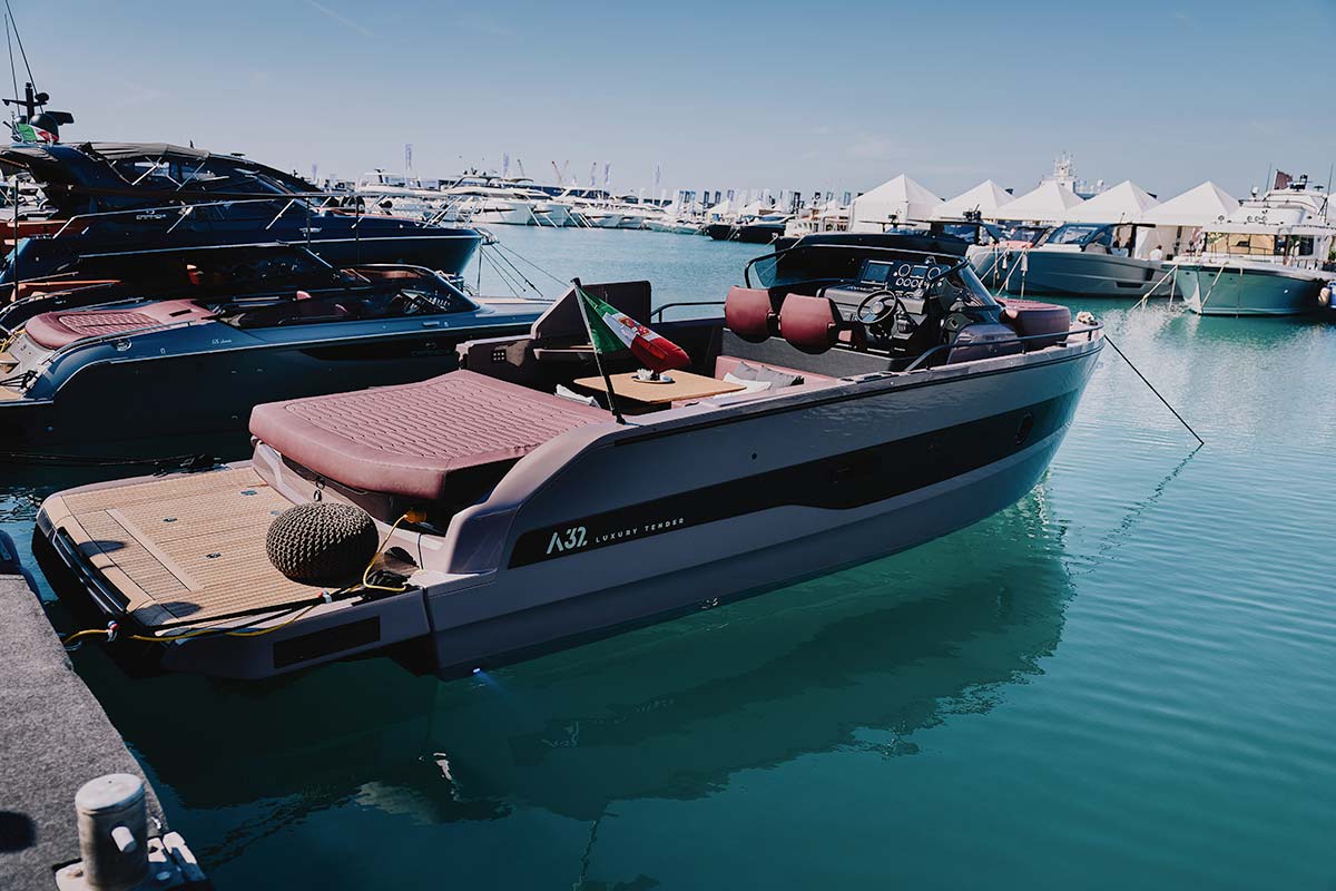 A32 Luxury Tender by Cranchi Yachts