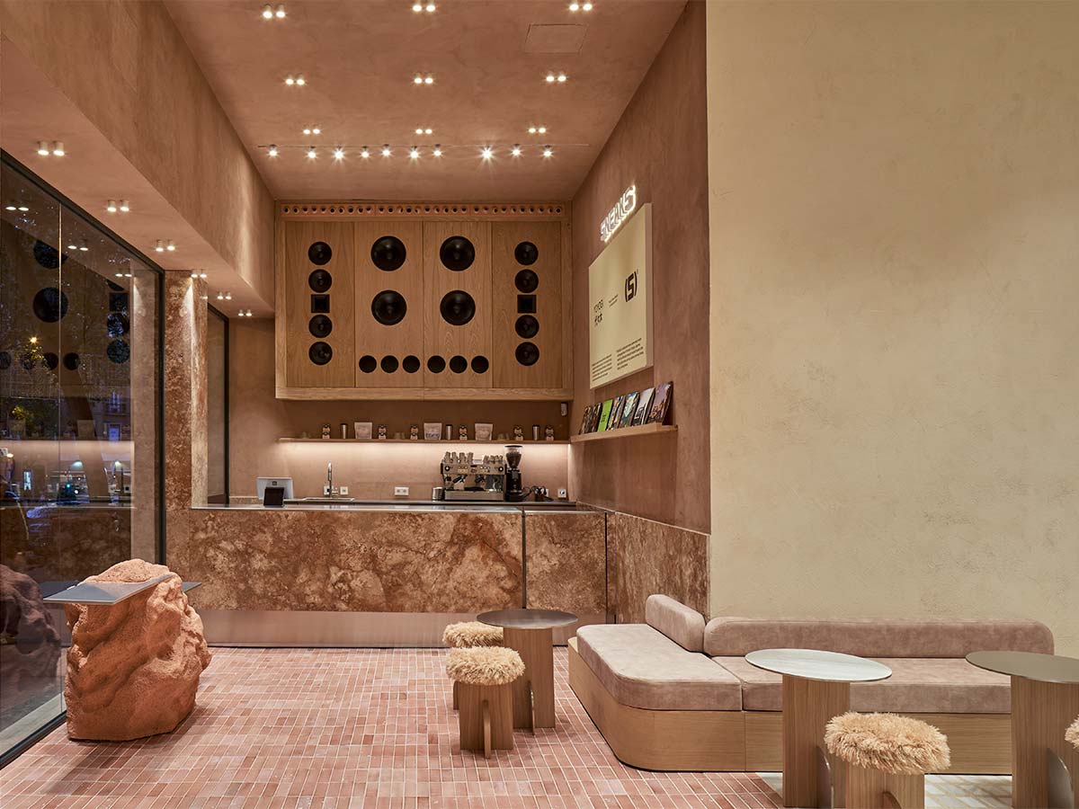 HOFF Flagship Store Velázquez