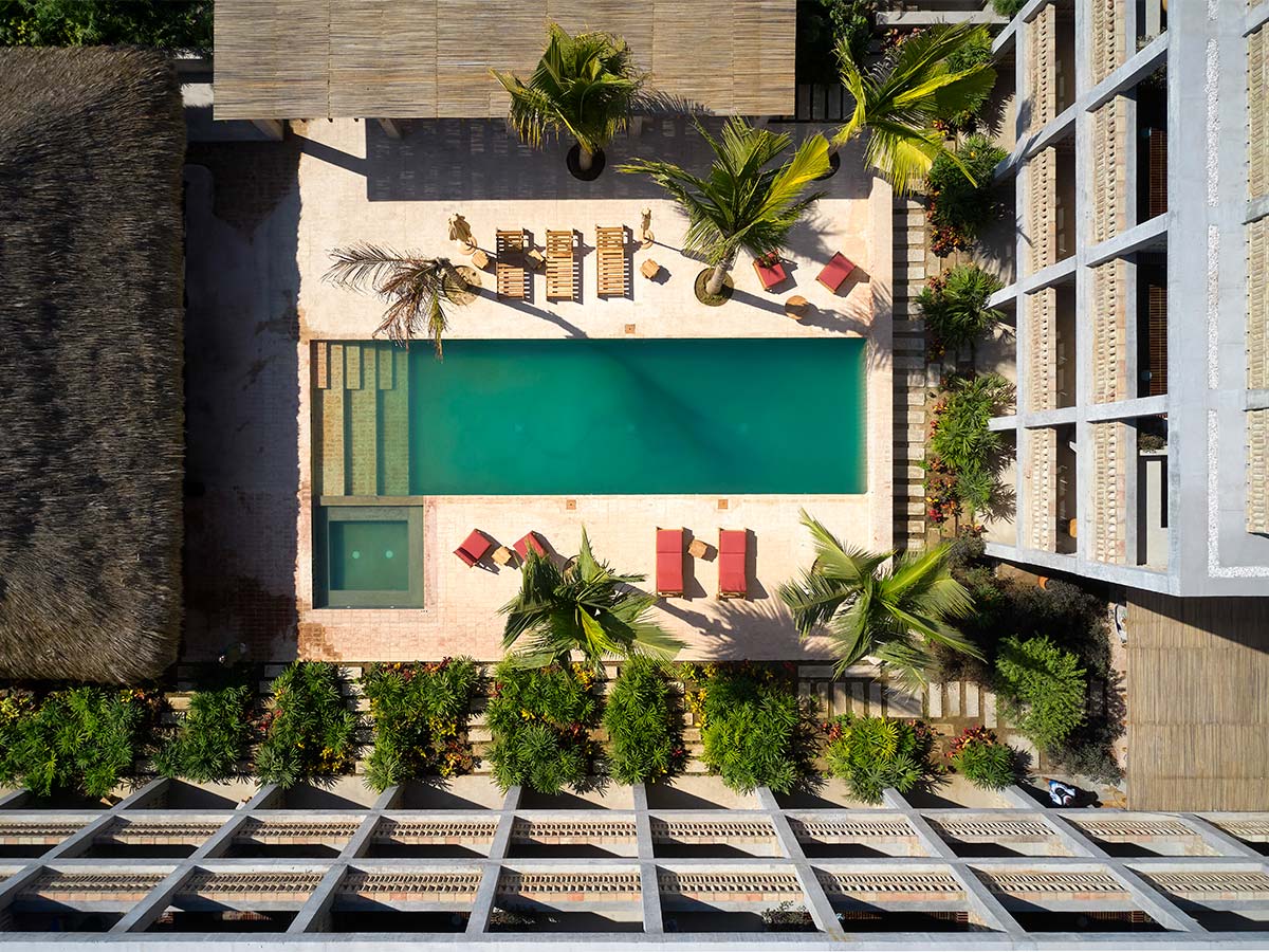 Barefoot luxury in the hotel