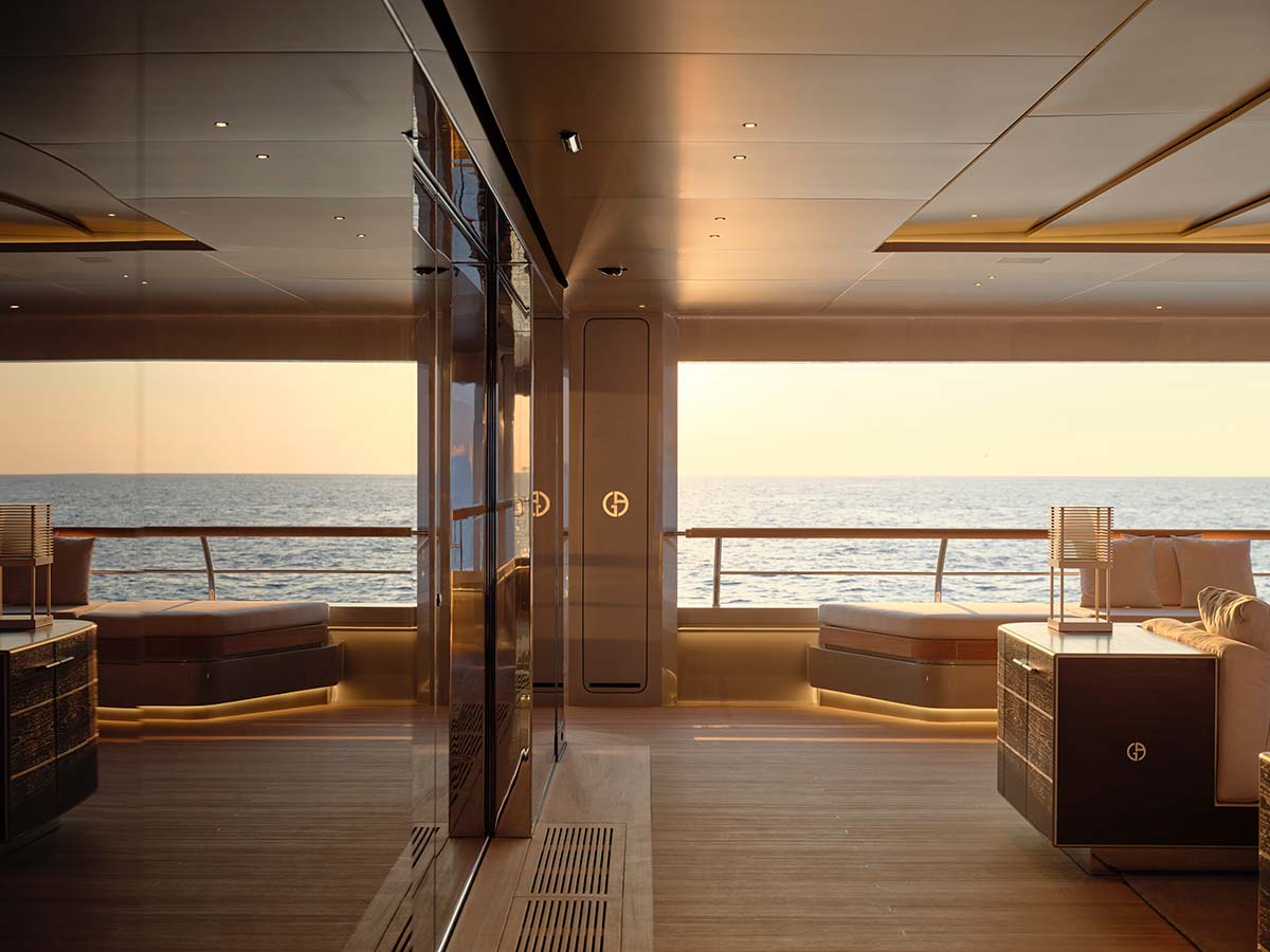 A dialogue between haute couture and naval craftsmanship