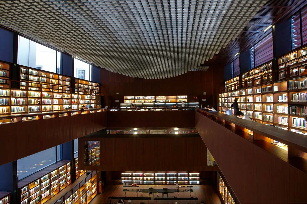 Vista dell’interno della Biblioteca e Centro di Documentazione, Museo Reina Sofía