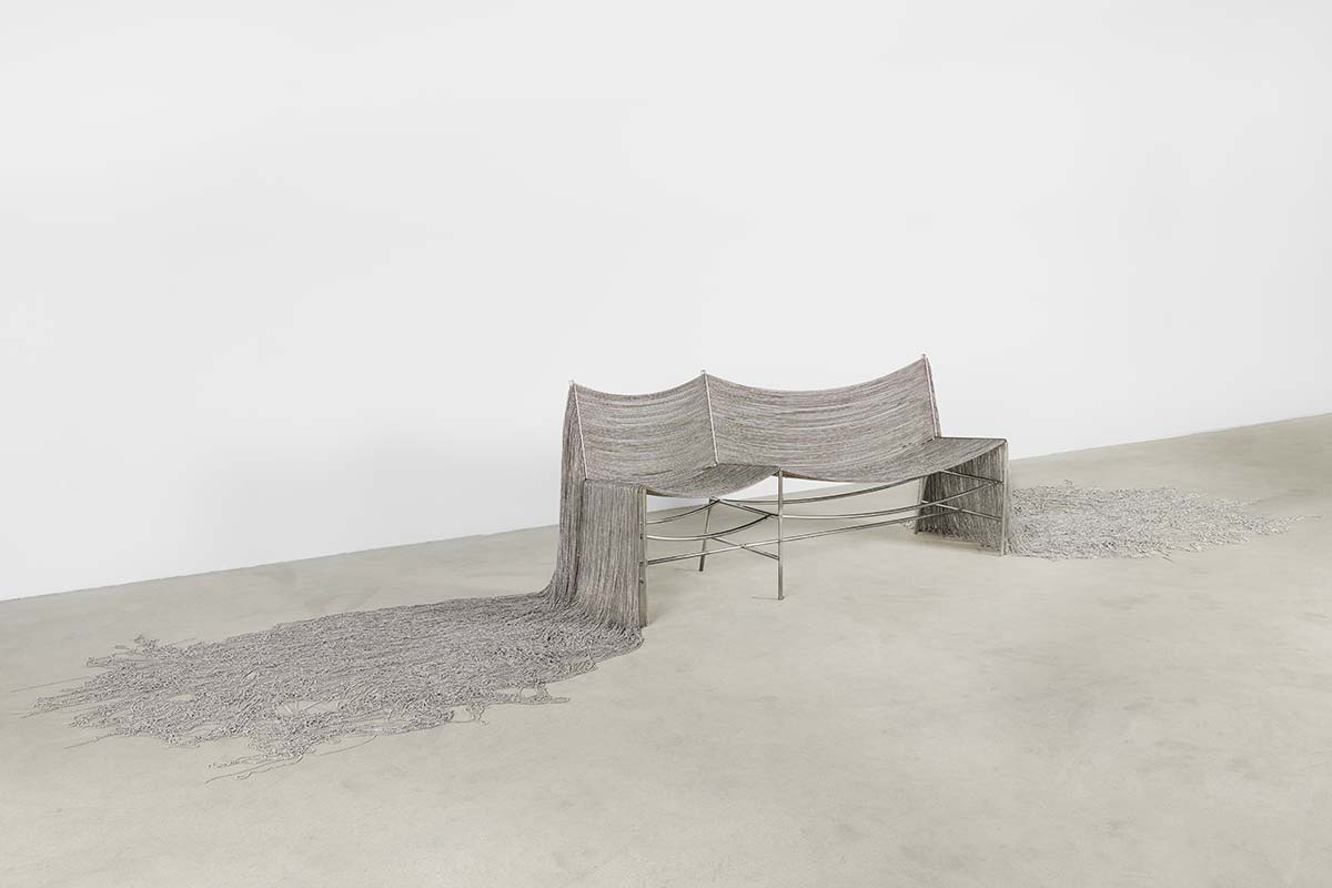Creek Bench, design Escobedo - Photo © Izzy Leung, courtesy of Friedman Benda and Frida Escobedo