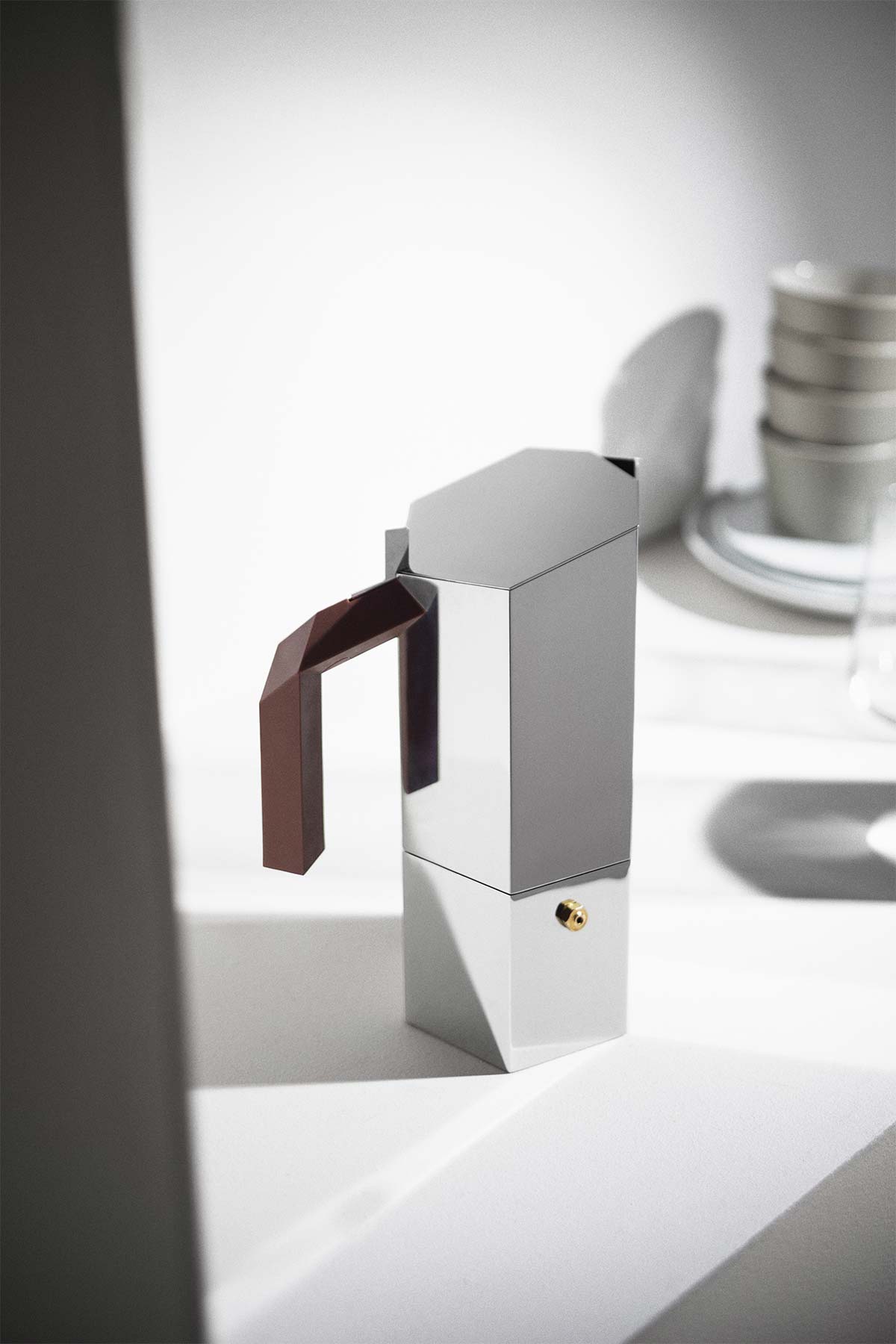 Menhir by Alessi, design Michael Anastassiades - Photo © Riccardo Gasperoni