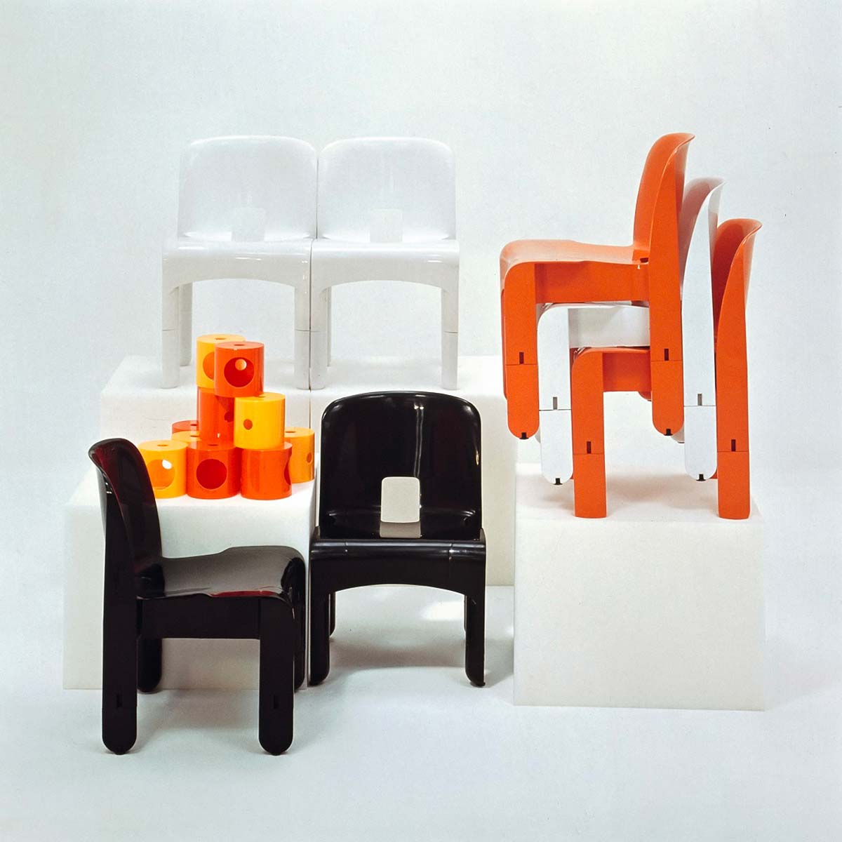 Universale 4867 by Kartell, design Joe Colombo